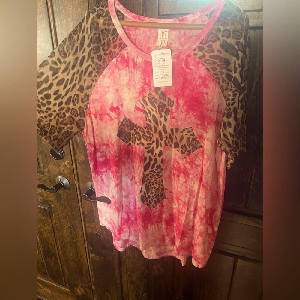 NWT Wild Pink & Leopard Top